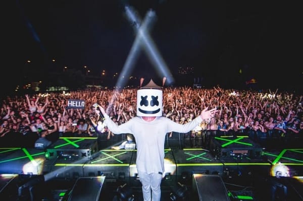 Thật bất ngờ: DJ bí ẩn nhất thế giới Marshmello lại chính là chàng ca sĩ điển trai Shawn Mendes