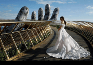 Cầu Vàng Đà nẵng Địa điểm chụp ảnh cưới ưa thích của các cặp đôi